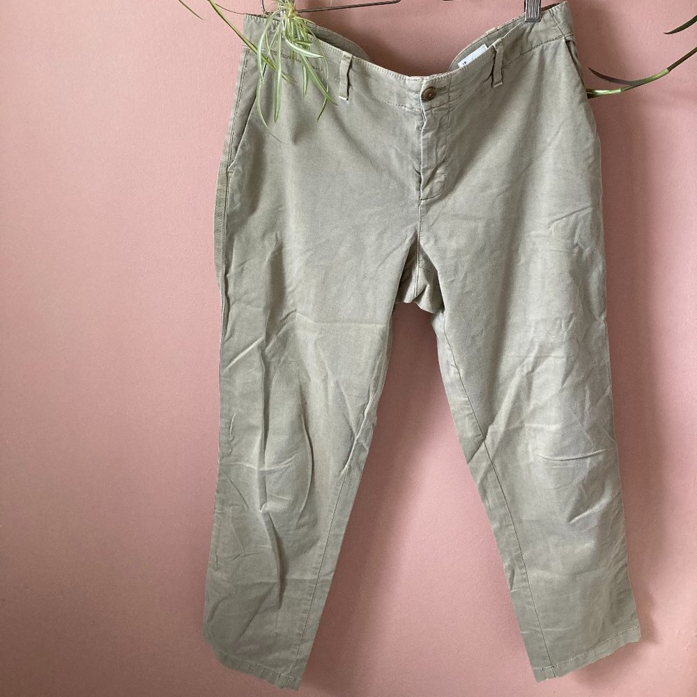Gap Khaki Boyfriend Chinos